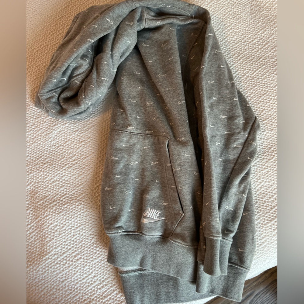 Nike hoodie gray